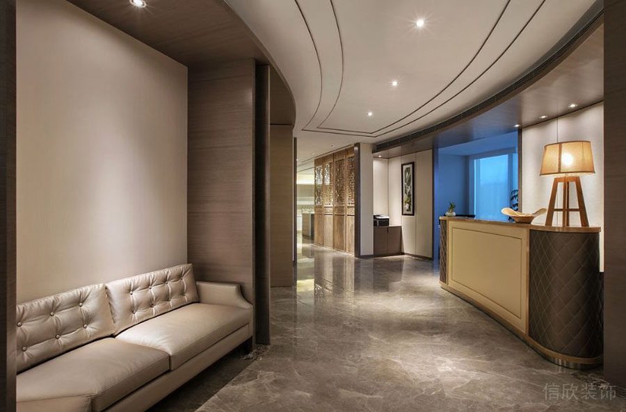 米黃色調(diào)辦公室裝修_過(guò)道