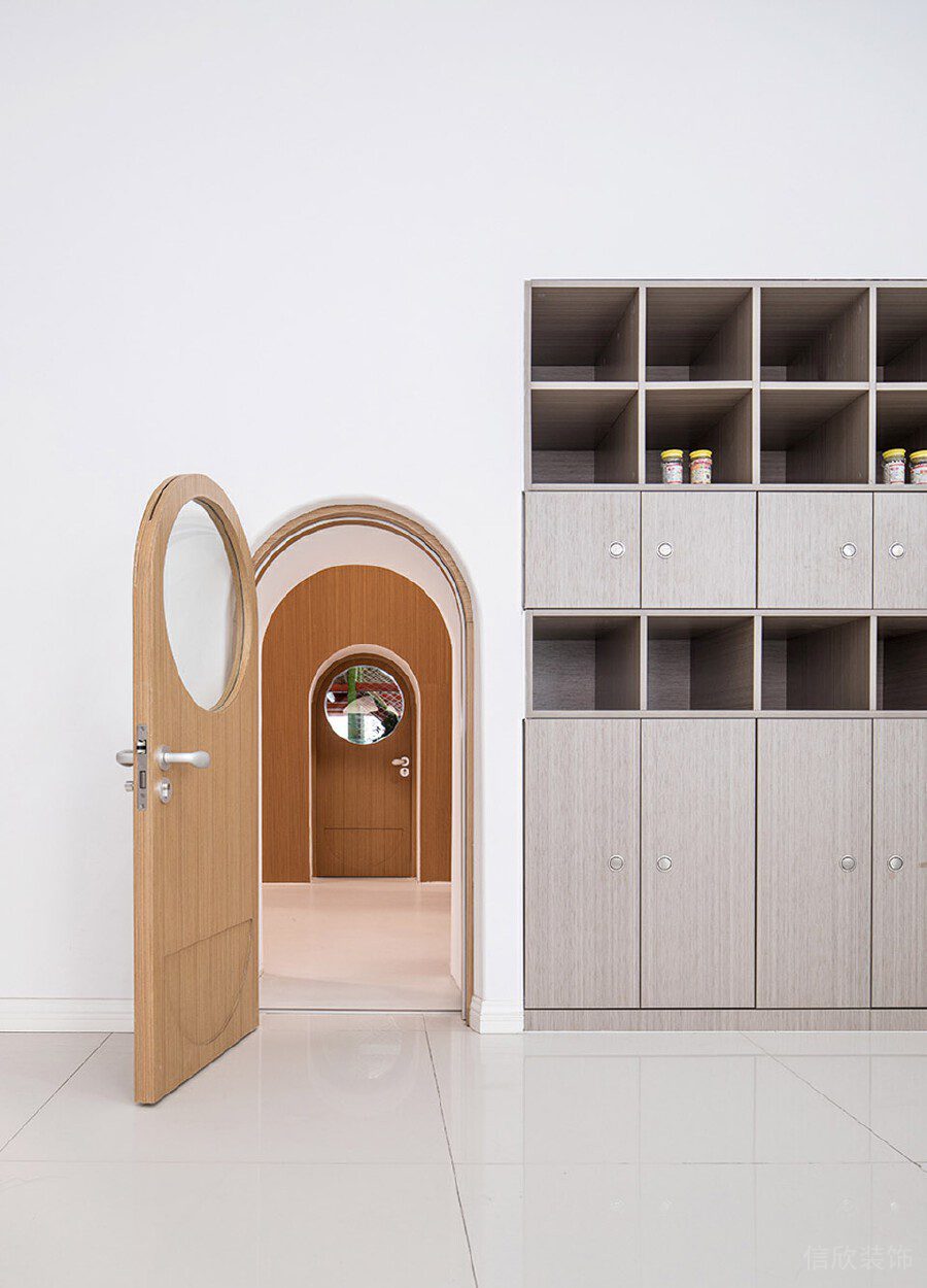 灰色一體定制墻體拱形門機(jī)構(gòu)設(shè)計裝修圖