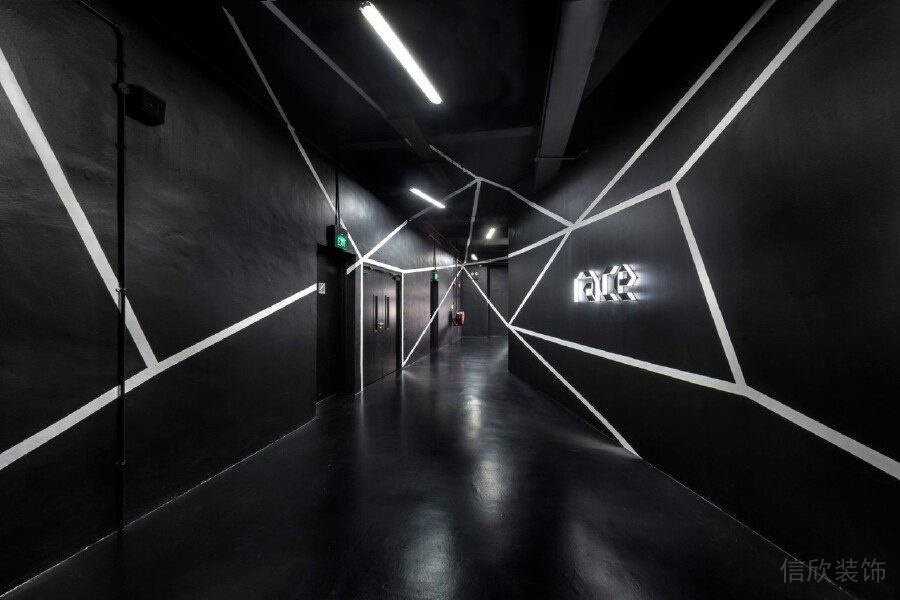 黑色直線式led燈飾裝修設(shè)計辦公室
