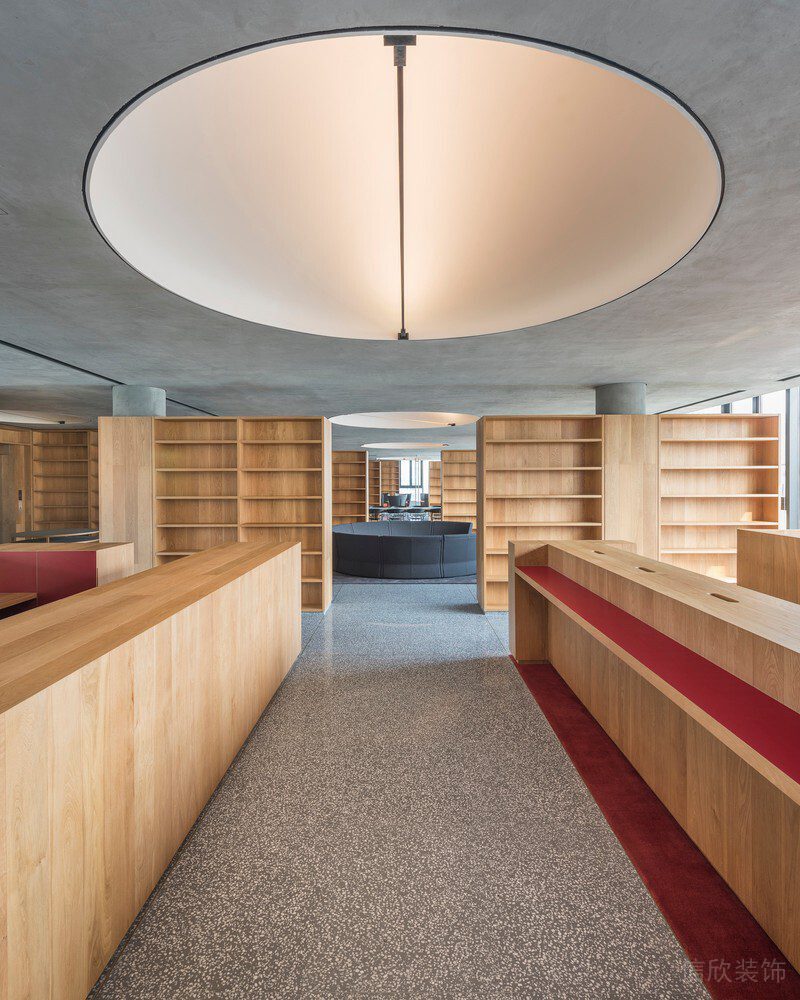 水磨石過(guò)道裝修設(shè)計(jì)木質(zhì)閱讀室裝修