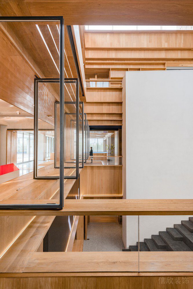 原木風(fēng)結(jié)構(gòu)設(shè)計(jì)自習(xí)室過(guò)道