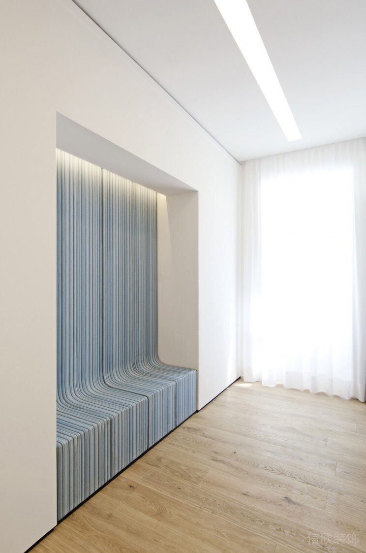 現(xiàn)代風(fēng)飄窗創(chuàng)意過道休息區(qū)設(shè)計辦公室