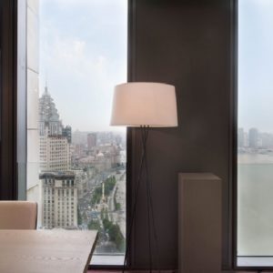 辦公室裝修設(shè)計臺燈效果