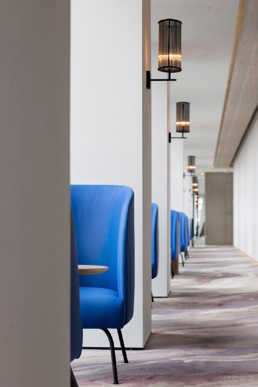 面對面裝修設(shè)計燈飾辦公室效果圖