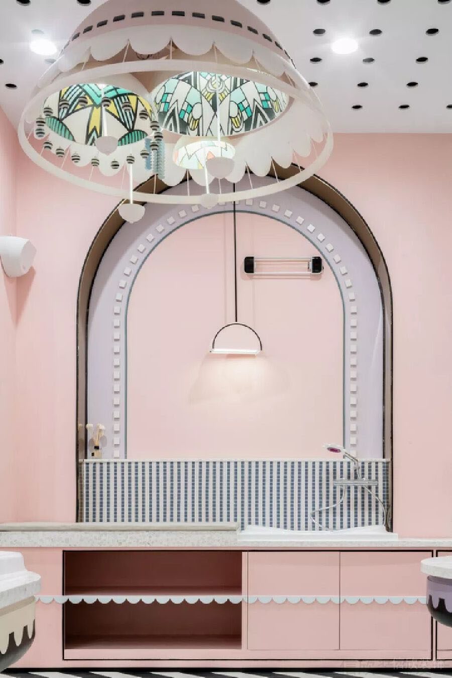 波西米亞風(fēng)天花吊頂玻璃鏤空金屬創(chuàng)意現(xiàn)代藝術(shù)兒童培訓(xùn)機構(gòu)藝術(shù)中心效果圖