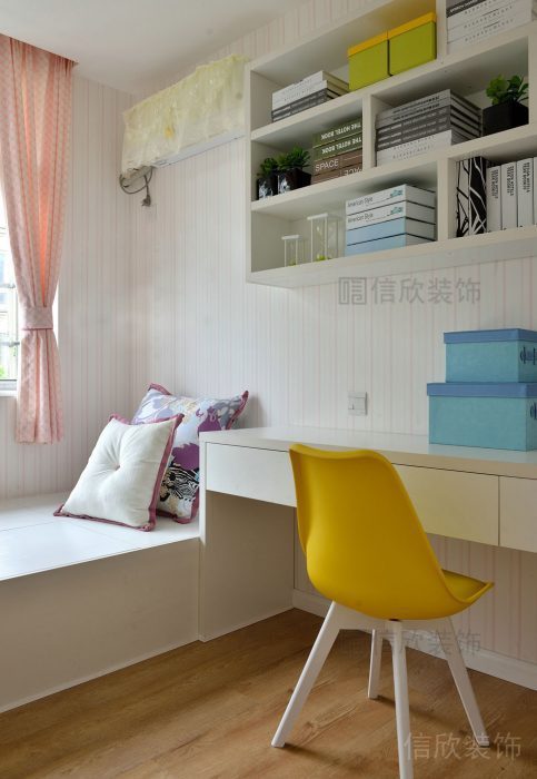 定制一體式設(shè)計(jì)圖定制簡(jiǎn)約白儲(chǔ)物柜木質(zhì)地板臥室設(shè)計(jì)