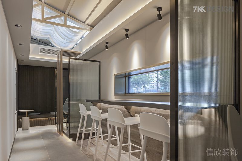 水吧臺休息區(qū)奶茶店裝修設(shè)計現(xiàn)代簡約中央空調(diào)射燈效果圖