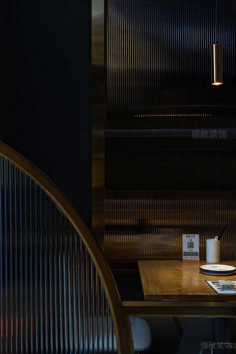 餐廳長(zhǎng)虹玻璃隔斷