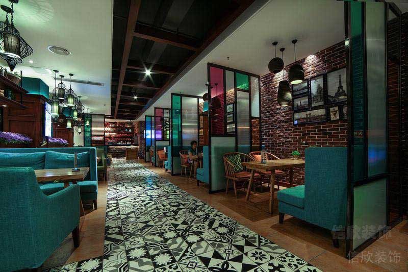 餐廳多重顏色的玻璃隔斷設(shè)計(jì)效果圖