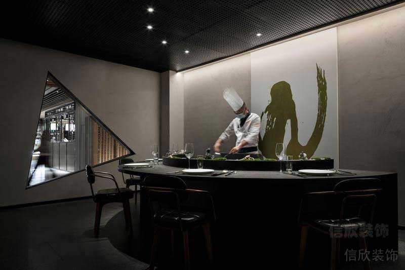 日式餐飲鐵板燒用餐區