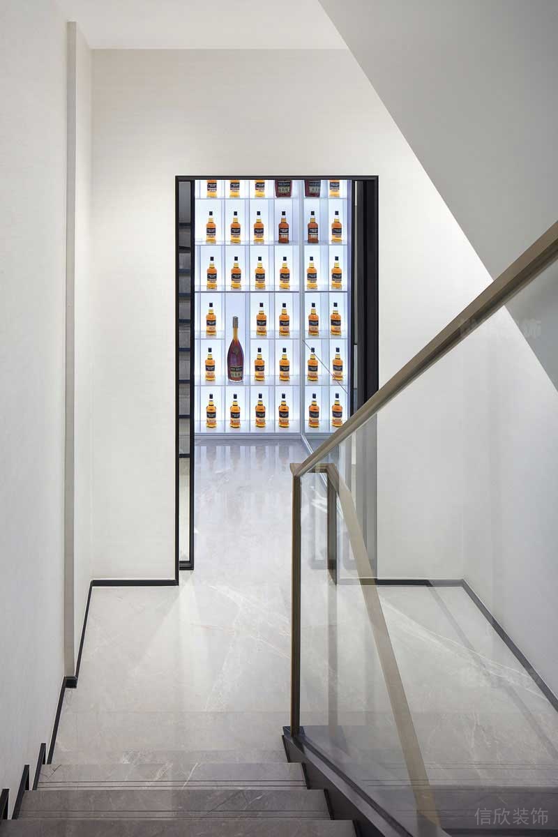 現(xiàn)代風格餐飲空間樓梯玻璃扶手
