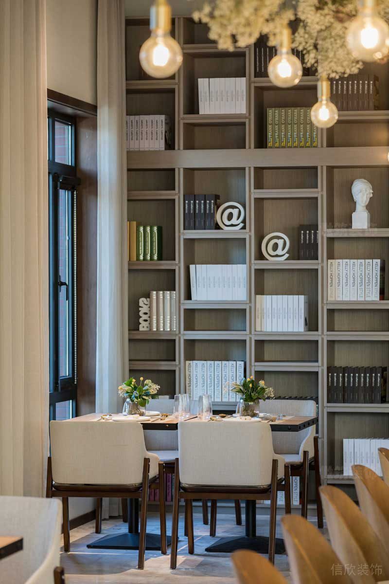 現(xiàn)代簡約風別墅空間餐廳