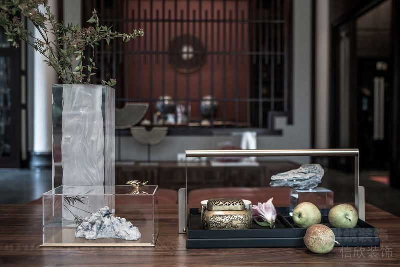 新中式風(fēng)格別墅空間客廳裝飾品