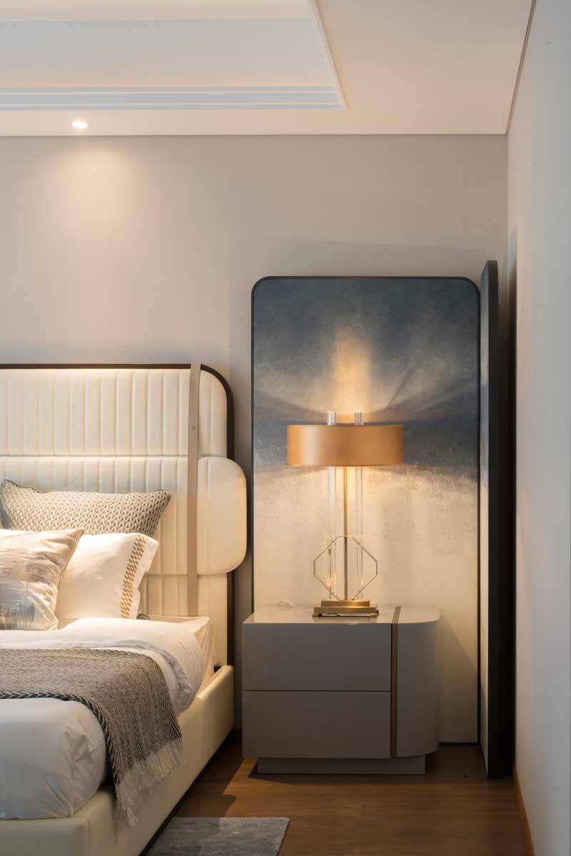 深圳羅湖萬科三居室輕奢風(fēng)格樣板房設(shè)計案例主臥床頭柜