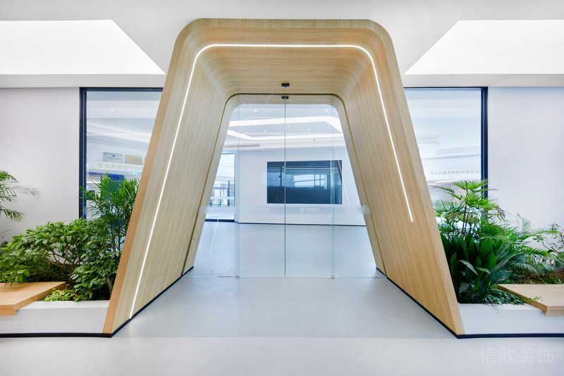 深圳龍華現(xiàn)代風(fēng)格大型辦公室裝修設(shè)計(jì)原木門洞 深圳龍華現(xiàn)代風(fēng)格大型辦公室裝修設(shè)計(jì)原木門洞