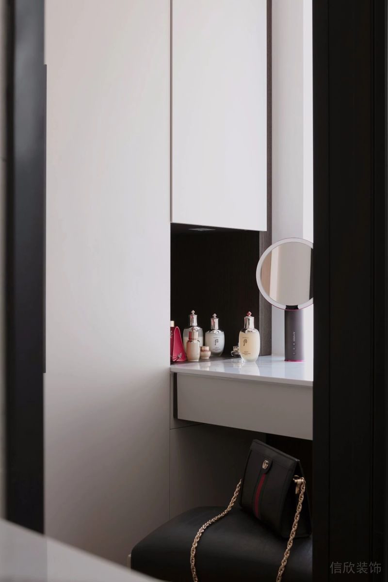 深圳福田區(qū)筆架山極簡風(fēng)新房裝修設(shè)計(jì)案例梳妝臺(tái) 深圳福田區(qū)筆架山極簡風(fēng)新房裝修設(shè)計(jì)案例梳妝臺(tái)