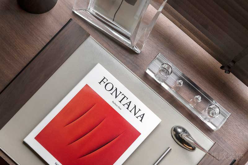 深圳南山區(qū)現(xiàn)代輕奢住宅新房裝修書房藝術(shù)擺件 深圳南山區(qū)現(xiàn)代輕奢住宅新房裝修書房藝術(shù)擺件