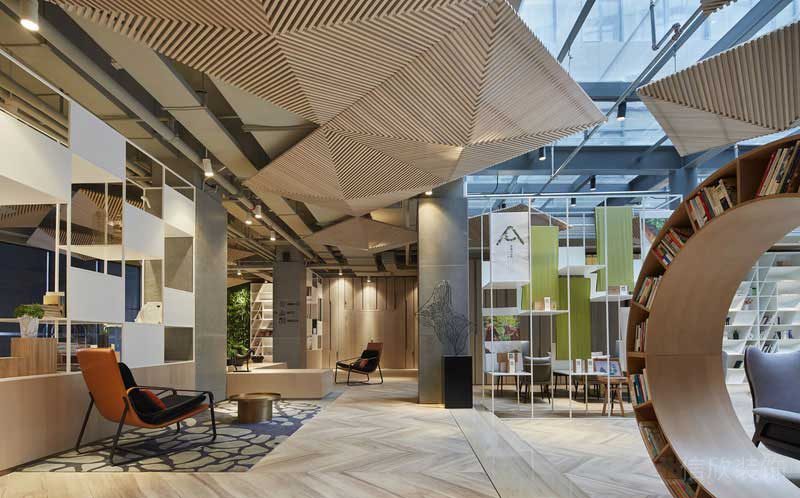 現(xiàn)代原木風(fēng)環(huán)形內(nèi)嵌式滾輪書架創(chuàng)意設(shè)計效果辦公室現(xiàn)代工作室裝修