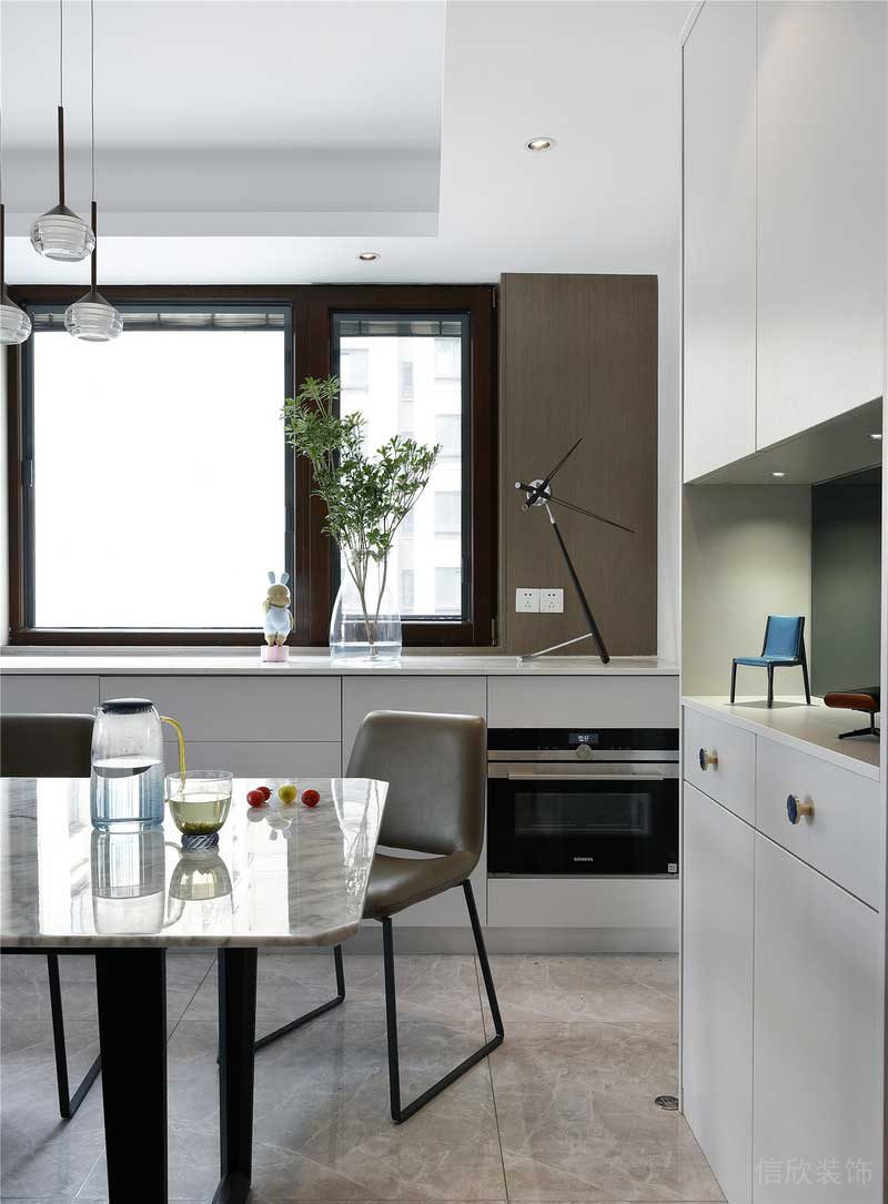 深圳羅湖區(qū)現(xiàn)代簡約風(fēng)家庭新房裝修工程餐柜 深圳羅湖區(qū)現(xiàn)代簡約風(fēng)家庭新房裝修工程餐柜