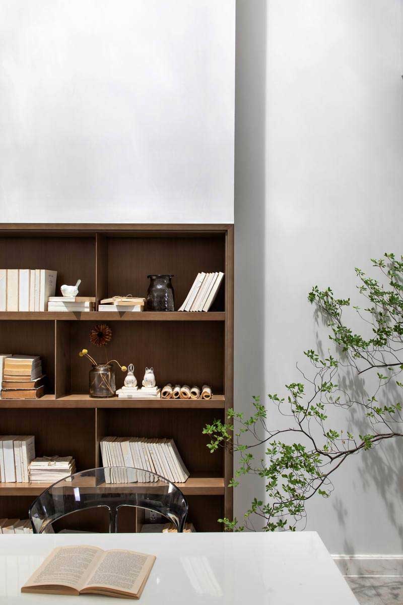 深圳羅湖區(qū)極簡(jiǎn)風(fēng)80平方復(fù)式小戶型裝修設(shè)計(jì)書架