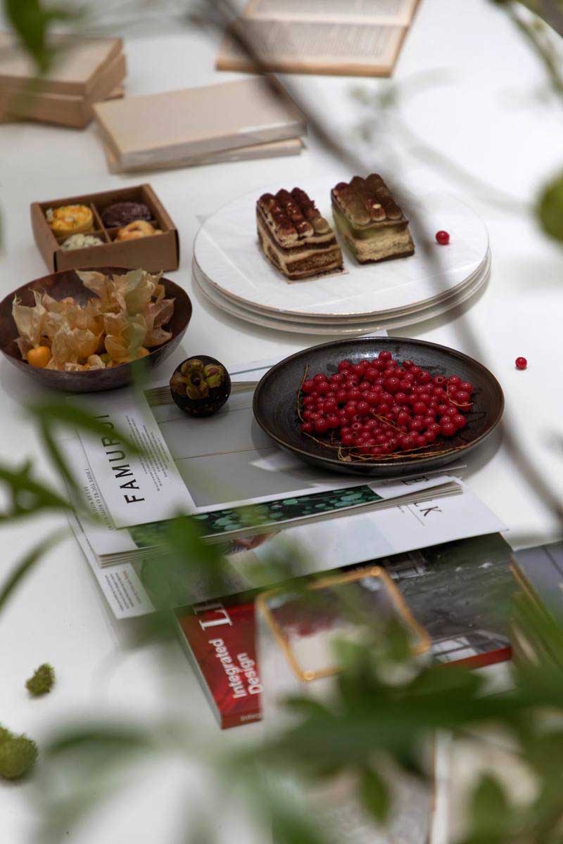 深圳羅湖區(qū)極簡(jiǎn)風(fēng)80平方復(fù)式小戶型裝修設(shè)計(jì)餐桌