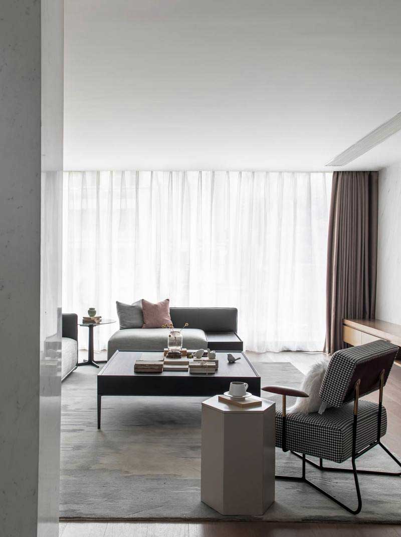 深圳羅湖區(qū)極簡(jiǎn)風(fēng)80平方復(fù)式小戶型裝修設(shè)計(jì)客廳家具