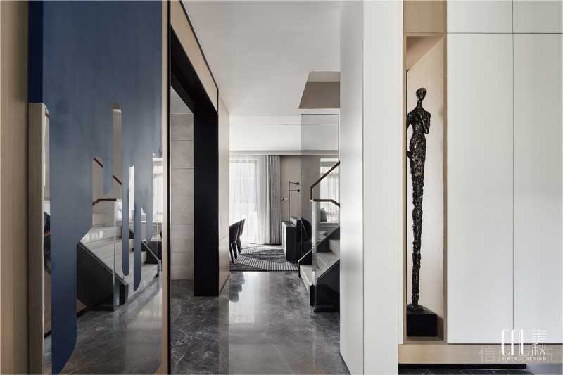 極致純粹的細節,簡約大氣的線條構建,唯美而寧靜的神態為空間成就了一道莊嚴的天際線,神秘而優雅的銅制藝術品散發著探尋生命的力量,人性自醒,讓宇宙擁有無限可能。 極致純粹的細節,簡約大氣的線條構建,唯美而寧靜的神態為空間成就了一道莊嚴的天際線,神秘而優雅的銅制藝術品散發著探尋生命的力量,人性自醒,讓宇宙擁有無限可能。