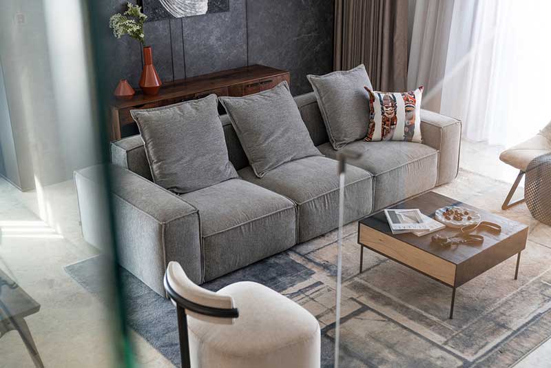 小到裝飾品的擺放搭配,大至家具的選品考究,每一處都散發著個性、高級的氣息。 小到裝飾品的擺放搭配,大至家具的選品考究,每一處都散發著個性、高級的氣息。