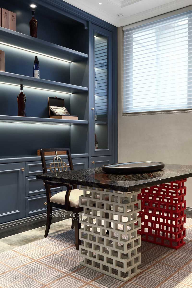 地下室為業主休閑娛樂的場所,從門廳進入是品茗區,經過一天的工作,業主回家可以在這品茶小憩,緩解疲勞。 地下室為業主休閑娛樂的場所,從門廳進入是品茗區,經過一天的工作,業主回家可以在這品茶小憩,緩解疲勞。