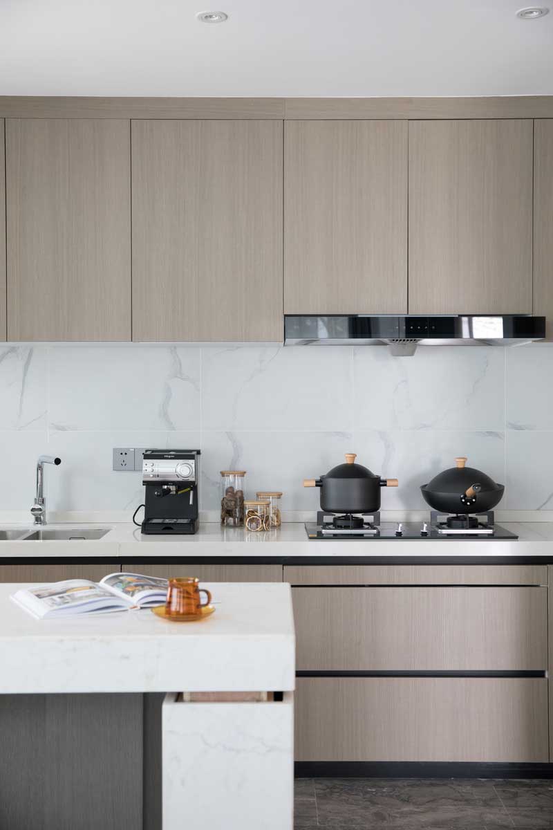 深圳鹽田現(xiàn)代輕奢家居裝修設(shè)計(jì)開放式廚房