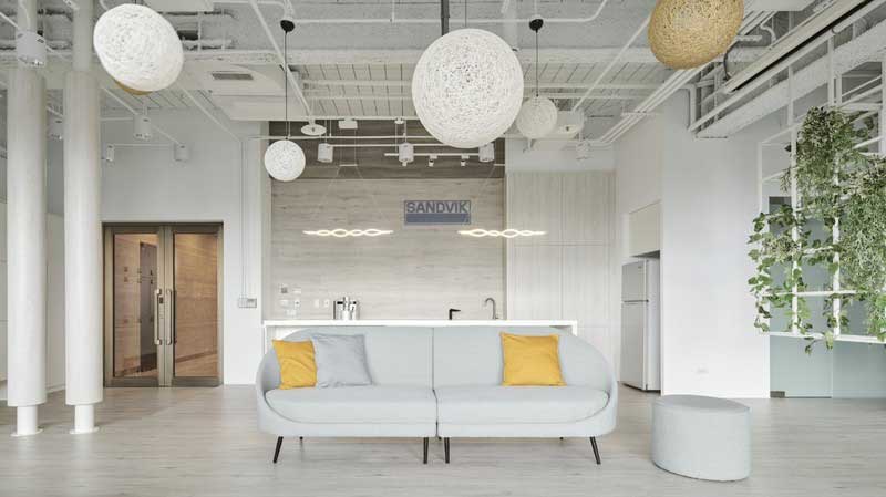 深圳寶安區(qū)淺色系簡約風(fēng)格辦公室裝修沙發(fā)組合