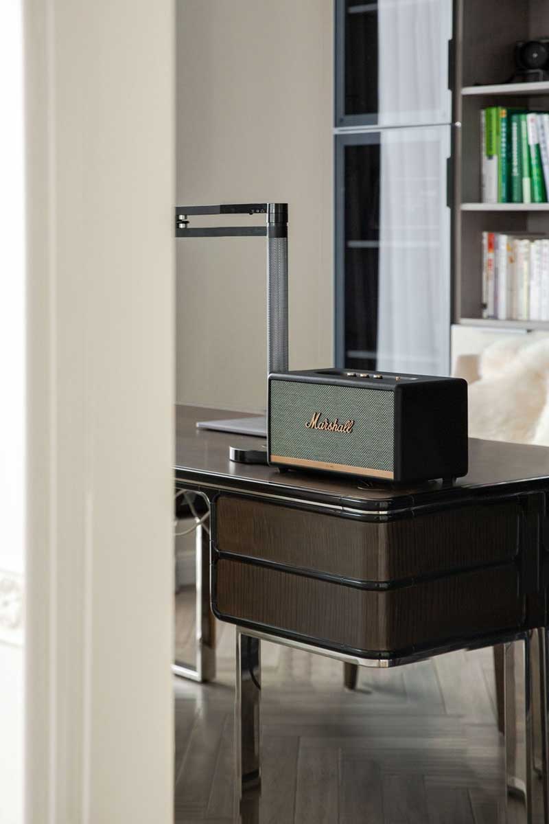 書房里有著許多一起旅行的照片和收藏的紀念品,回憶里都是甜甜的味道 書房里有著許多一起旅行的照片和收藏的紀念品,回憶里都是甜甜的味道