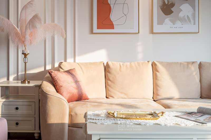 拍攝至下午正好趕上了一縷陽光灑進室內(nèi)，趕緊抓拍幾張