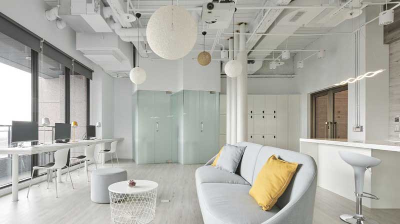 深圳寶安區(qū)淺色系簡約風(fēng)格辦公室裝修公共工作臺(tái)