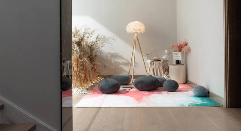 深圳羅湖區(qū)極簡(jiǎn)風(fēng)80平方復(fù)式小戶型裝修設(shè)計(jì)娛樂(lè)區(qū)