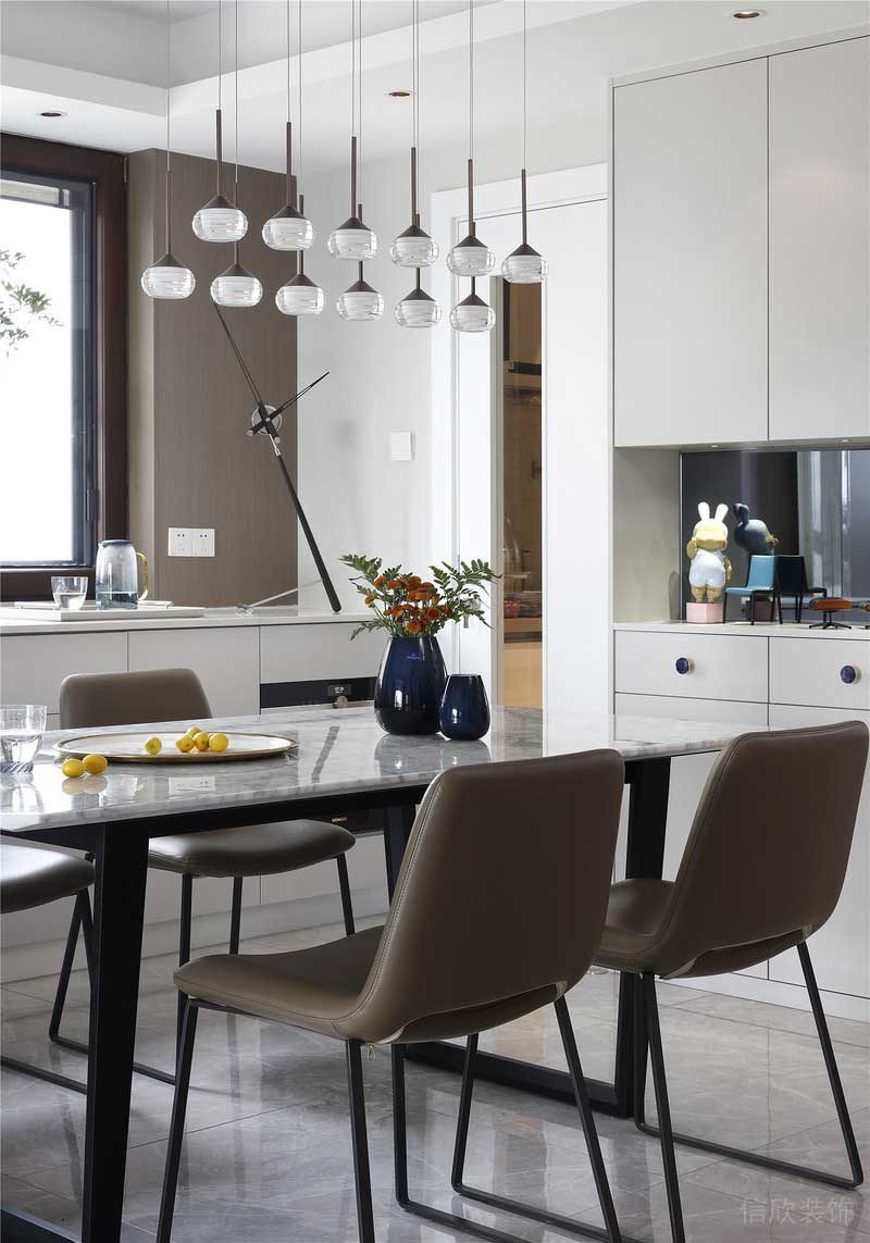 深圳羅湖區(qū)現(xiàn)代簡約風(fēng)家庭新房裝修工程餐桌餐椅 深圳羅湖區(qū)現(xiàn)代簡約風(fēng)家庭新房裝修工程餐桌餐椅