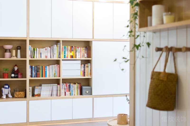 深圳羅湖區(qū)北歐風(fēng)格家庭裝修設(shè)計(jì)實(shí)景圖書柜