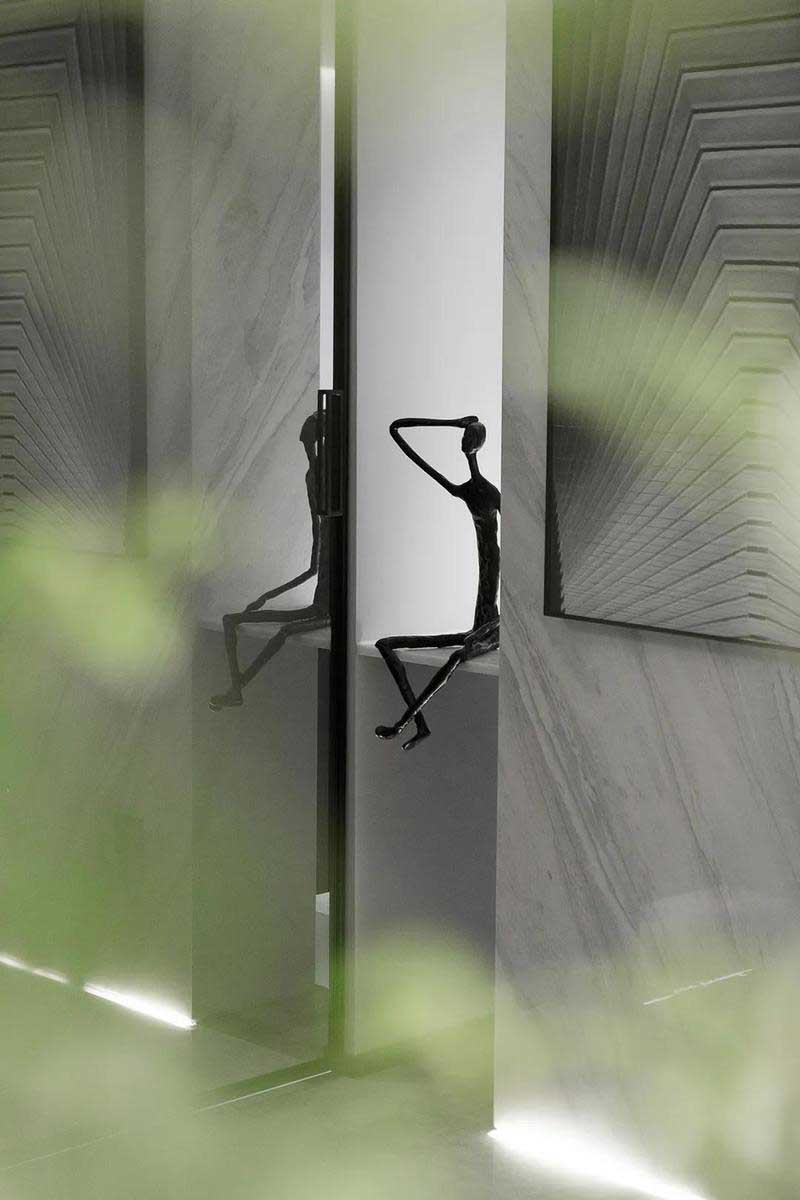 深圳鹽田極簡風格家庭住宅裝修設計客廳藝術雕塑 深圳鹽田極簡風格家庭住宅裝修設計客廳藝術雕塑