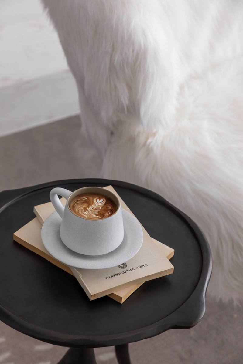 深圳羅湖區(qū)極簡(jiǎn)風(fēng)80平方復(fù)式小戶型裝修設(shè)計(jì)藝術(shù)陳設(shè)