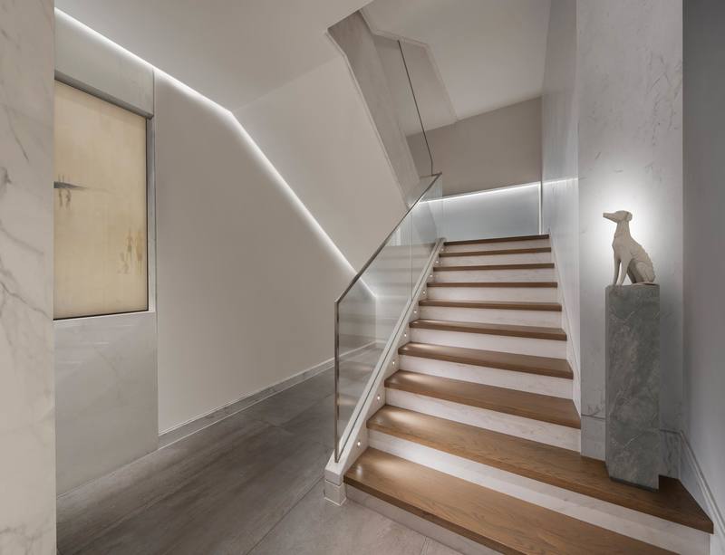 深圳羅湖區(qū)極簡(jiǎn)風(fēng)80平方復(fù)式小戶型裝修設(shè)計(jì)樓梯間