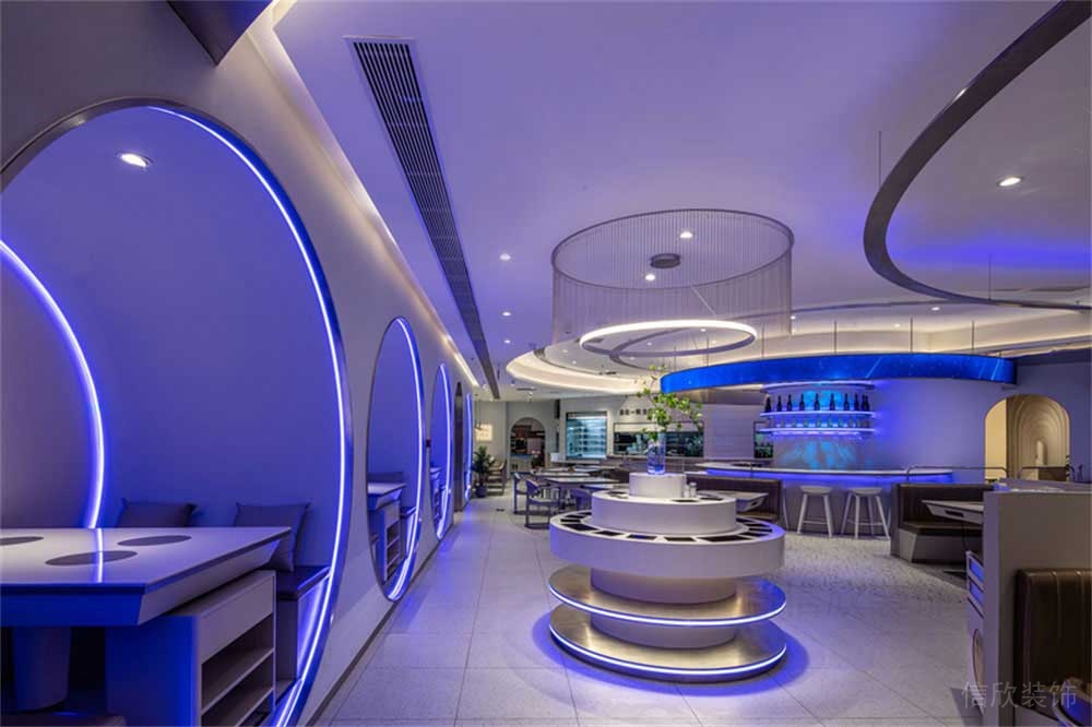 深圳龍崗現(xiàn)代風格火鍋店裝修設計地面鋪貼