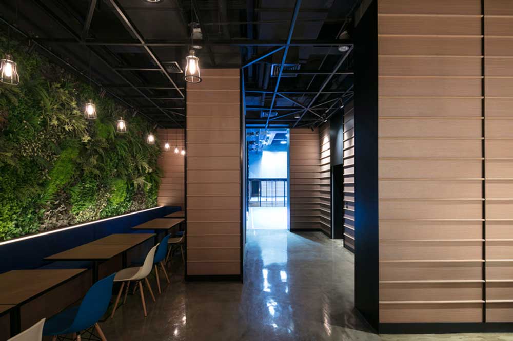 大鵬新區(qū)鑫園廣場(chǎng)現(xiàn)代風(fēng)格辦公室裝修休閑區(qū)洽談廳