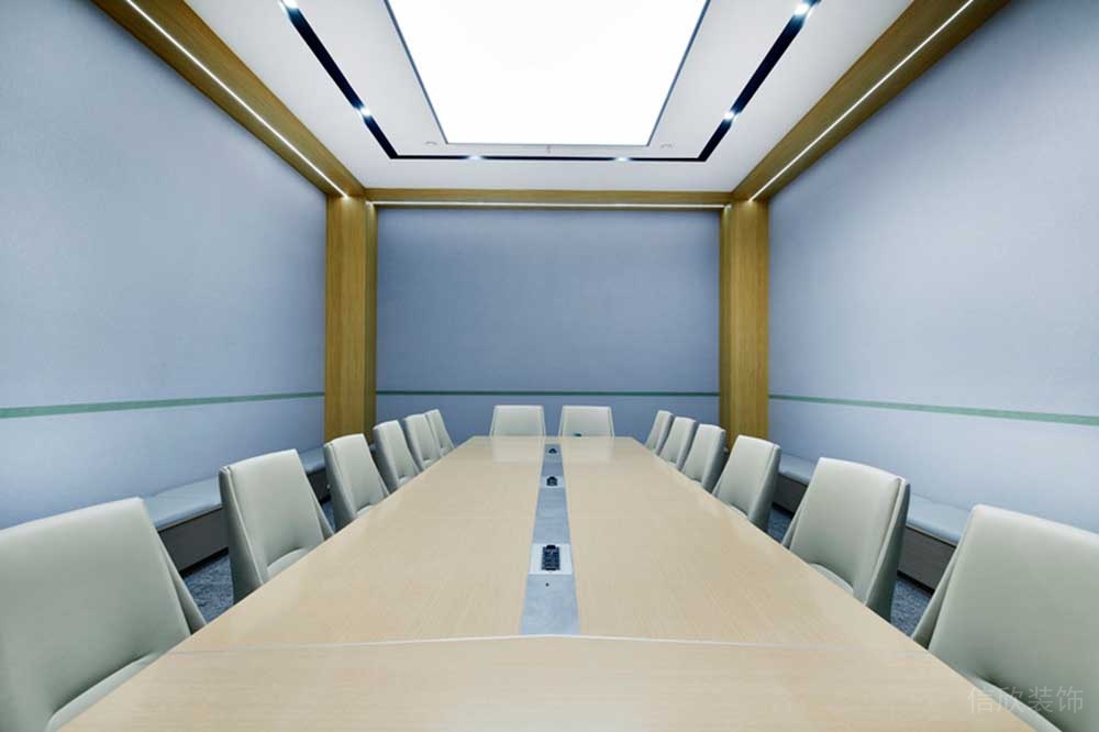 深圳市龍華區(qū)鴻榮源天俊現(xiàn)代簡約風(fēng)格辦公室裝修色彩搭配