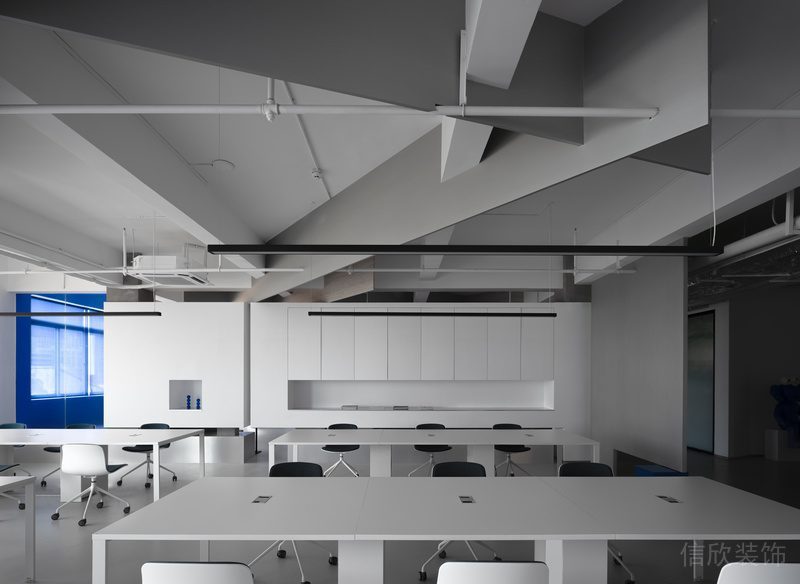 深圳南山區飛亞達科技大廈現代簡約風格辦公室裝修設計辦公區效果圖