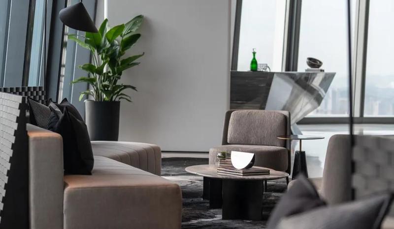 深圳龍崗區(qū)金地龍城中央現(xiàn)代簡(jiǎn)約風(fēng)格公司裝修家具組合