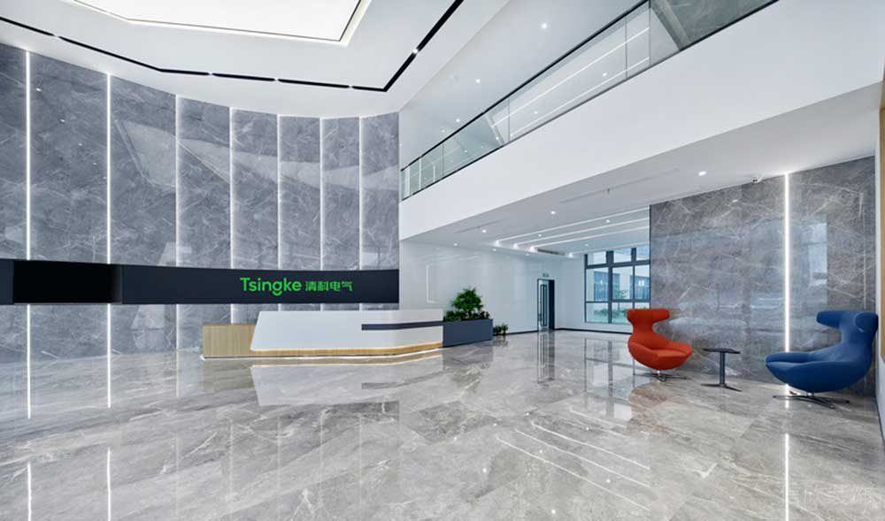 深圳市龍華區(qū)鴻榮源天俊現(xiàn)代簡約風(fēng)格辦公室裝修大堂
