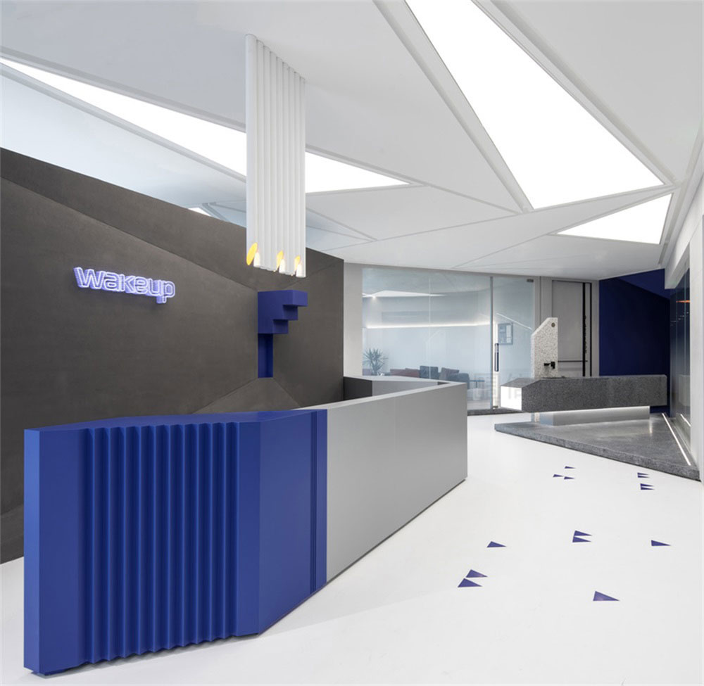 深圳市龍崗區龍崗中心城wakeup造型培訓學院前臺 深圳市龍崗區龍崗中心城wakeup造型培訓學院前臺