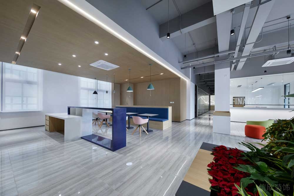寶安區(qū)朗峻廣場現(xiàn)代簡約風(fēng)格辦公室裝修設(shè)計綠植裝飾