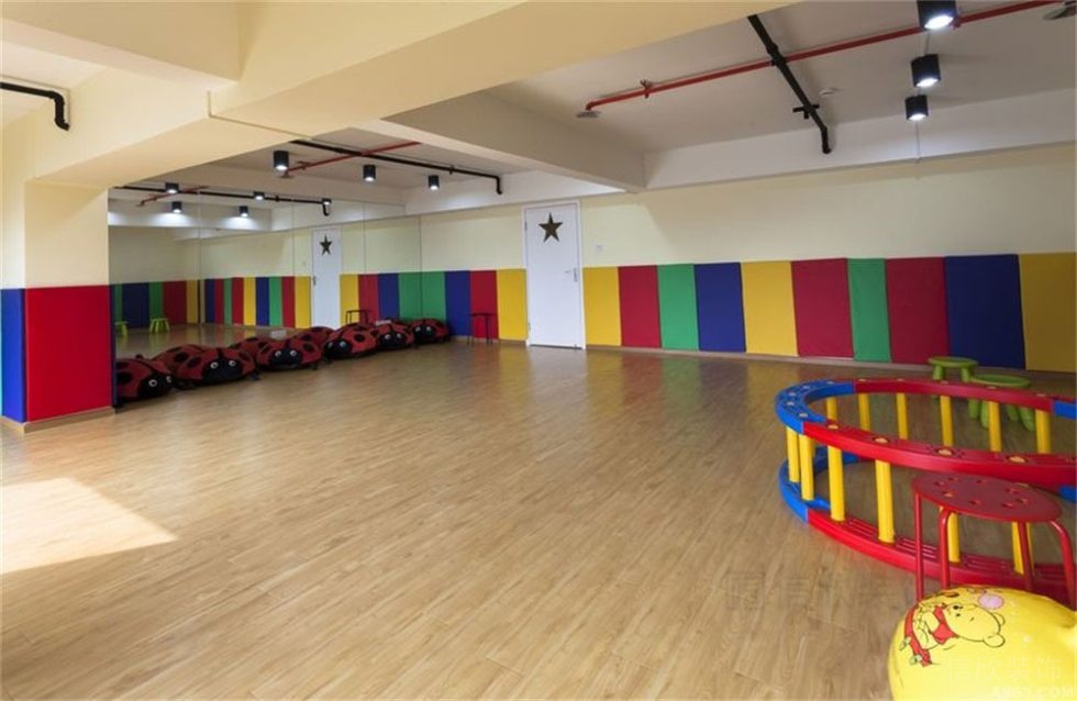 深圳市龍華區觀瀾童星璀璨西南國際培訓學校舞蹈室