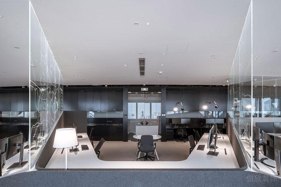 現代風格商務辦公空間員工辦公區裝修圖